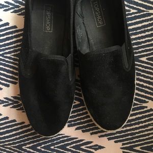 Black slip on sneakers 👟